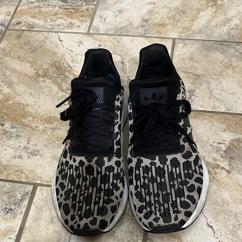 Adidas cheetah pattern leopard knit Sneakers